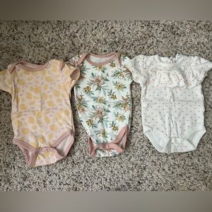 Onsie baby girl bundle. All 3 months great condition.